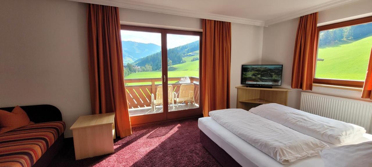 Hotel Sommerer - Inklusive Joker Card Im Sommer ザールバッハ・ヒンターグレム エクステリア 写真