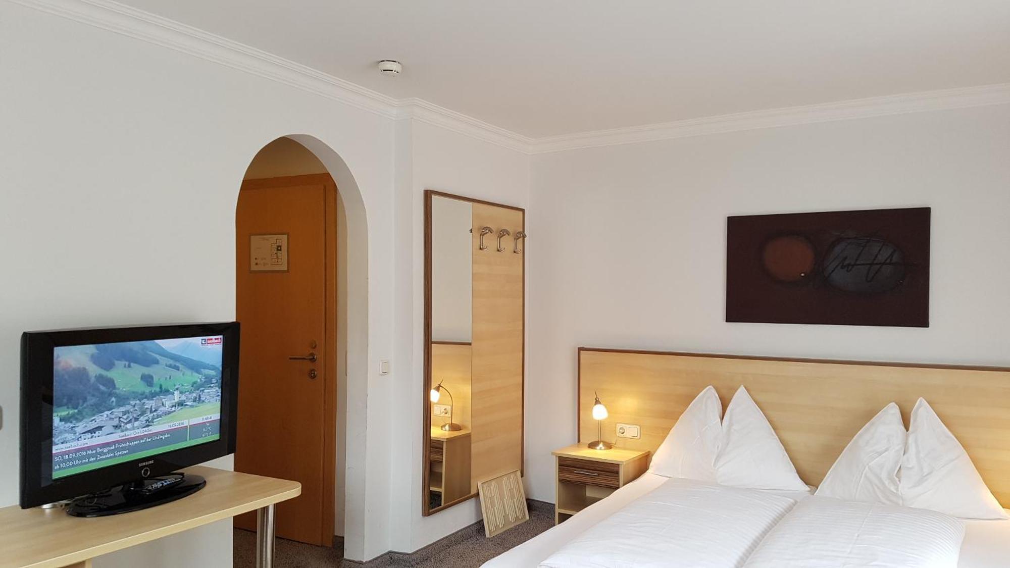 Hotel Sommerer - Inklusive Joker Card Im Sommer ザールバッハ・ヒンターグレム エクステリア 写真